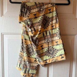 LuLaRoe Aztec leggings TC2 NEW